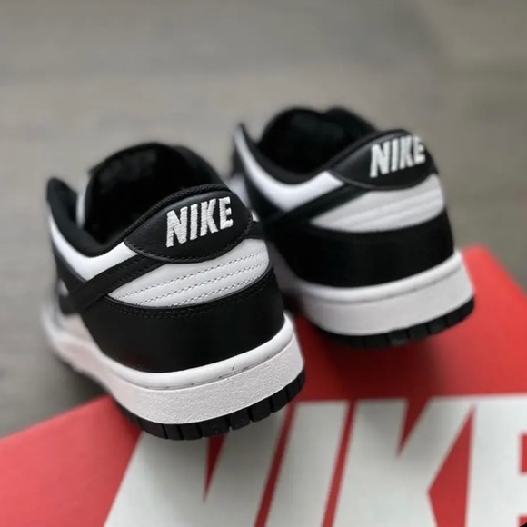 Nike Dunk Low Retro in White Black Panda - Picture 2 of 3